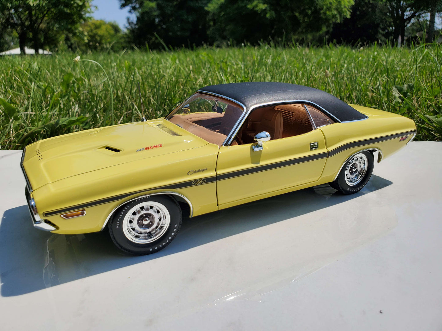 Phoenix Collectibles #1: 1970 Dodge Challenger DY2 Sunfire Yellow w/ Black Vinyl Top Coupe