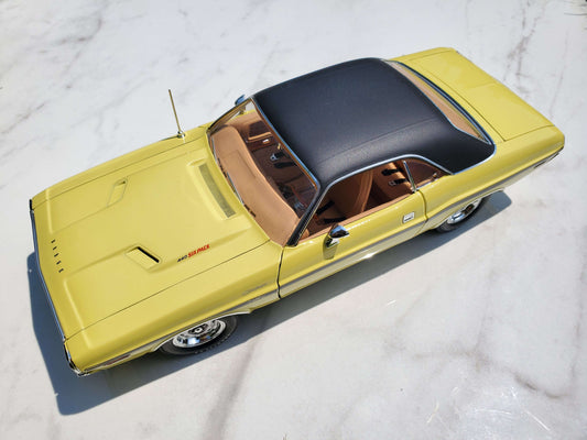 Phoenix Collectibles #1: 1970 Dodge Challenger DY2 Sunfire Yellow w/ Black Vinyl Top Coupe