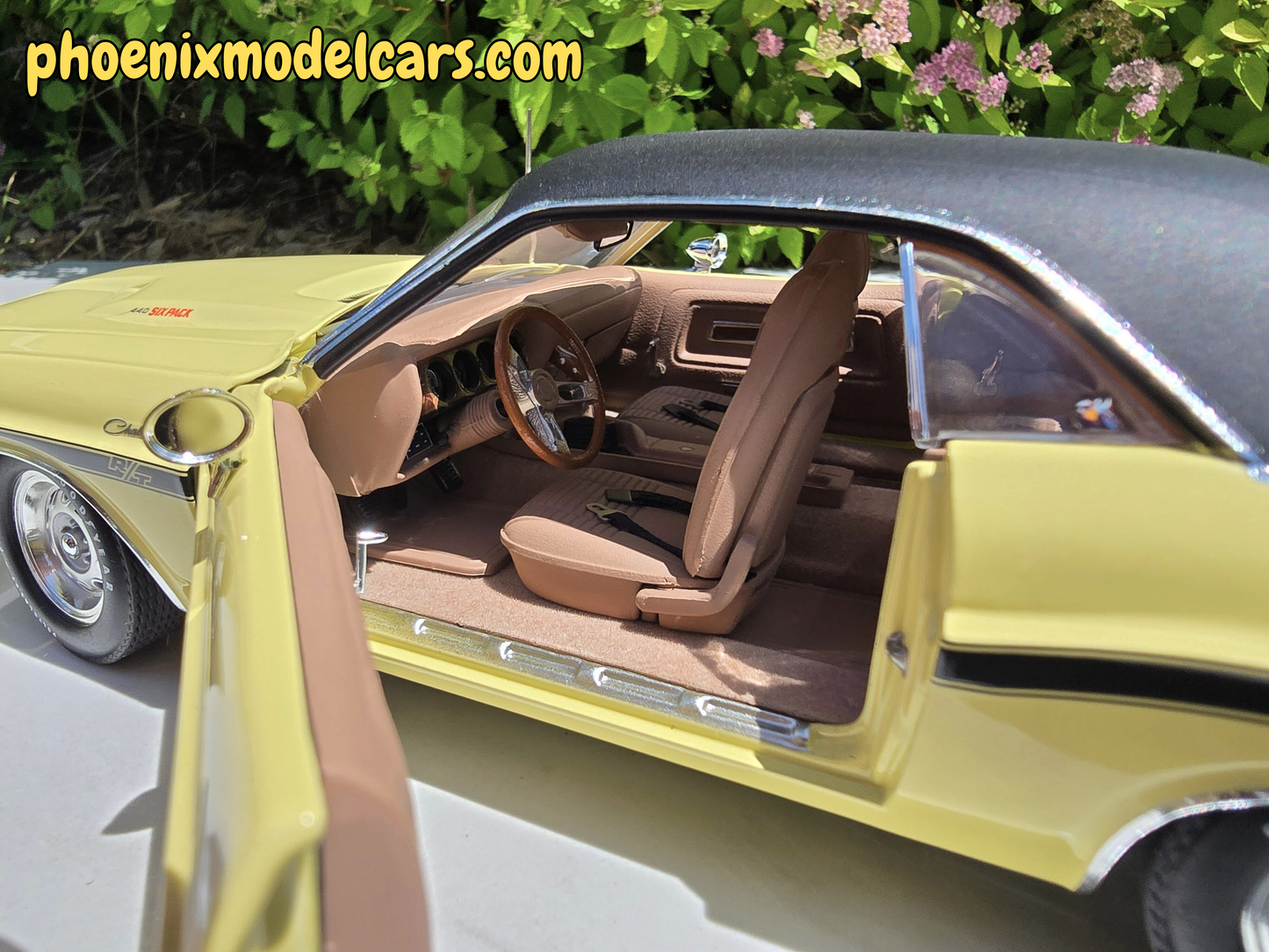 Phoenix Collectibles #1: 1970 Dodge Challenger DY2 Sunfire Yellow w/ Black Vinyl Top Coupe